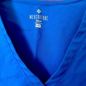 Med couture touch style scrub top